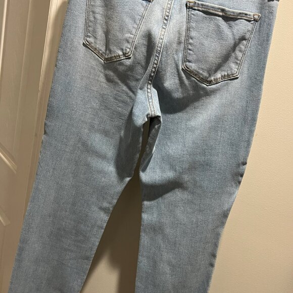 Light Blue Old Navy Straight Fit Jeans - Size 8 - Picture 5 of 5